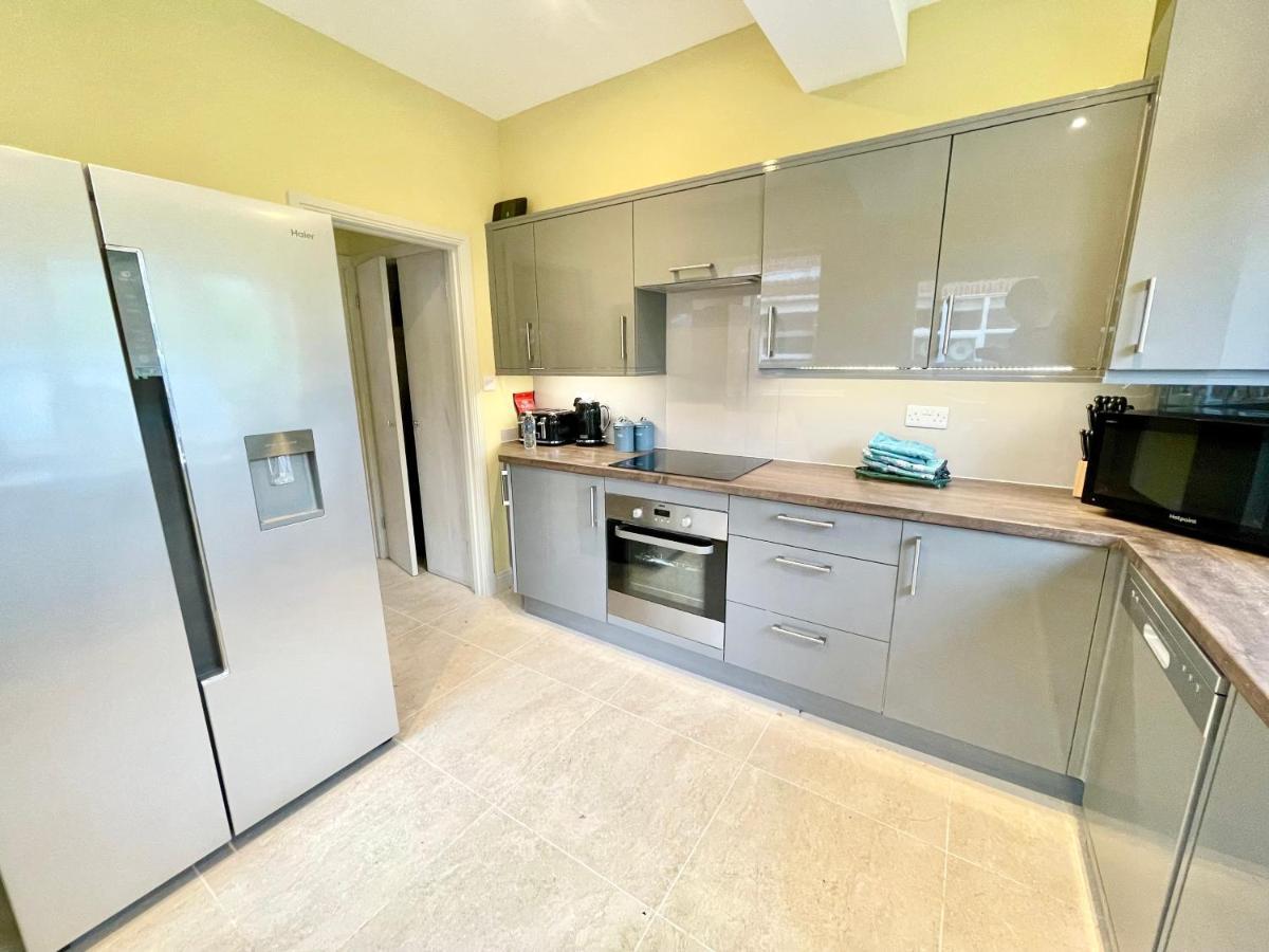 Central Townhouse With Free Off Road Parking And Garden Йорк Екстер'єр фото
