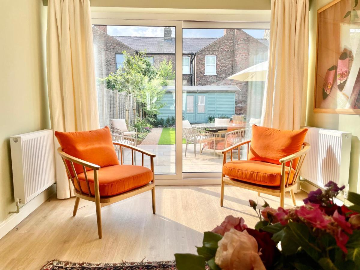 Central Townhouse With Free Off Road Parking And Garden Йорк Екстер'єр фото